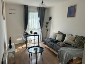 Studio situé à la gare proche Paris orly